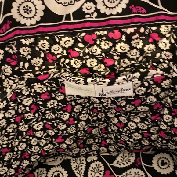 NWOT Disney Vera Bradley “Vera” tote
Retired Pattern - Picture 8 of 12